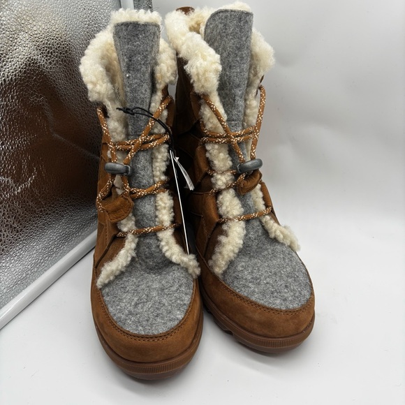 SOREL Joan of Arctic II Cozy Genuine Shearling Wedge Booties Size 9.5 Boots - Picture 4 of 10